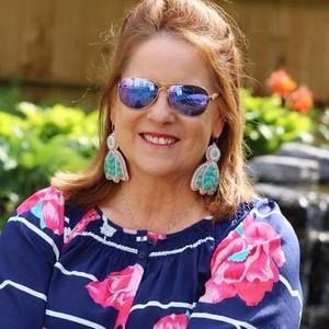 Meet your Posher, Angela